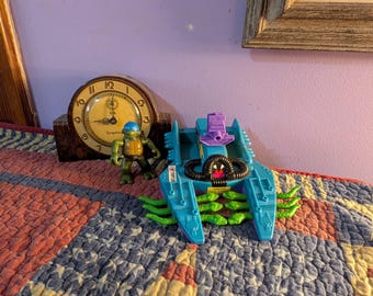 Free Shipping US Vintage Teenage Mutant Ninja Turtles Piece Lot Figurines TMNT 80s-90s, Leonardo Action Figure, Footski TMNT Sewer Vehicle