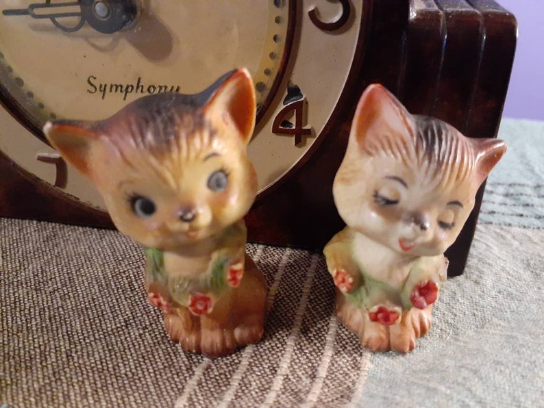 Vintage Plastic Made in Hong Kong Cats with Roses Around Their Neck