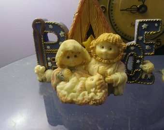 Free Shipping USA Unique Peace Nativity with Child Like Mary and Jospeh, Vintage Nativity