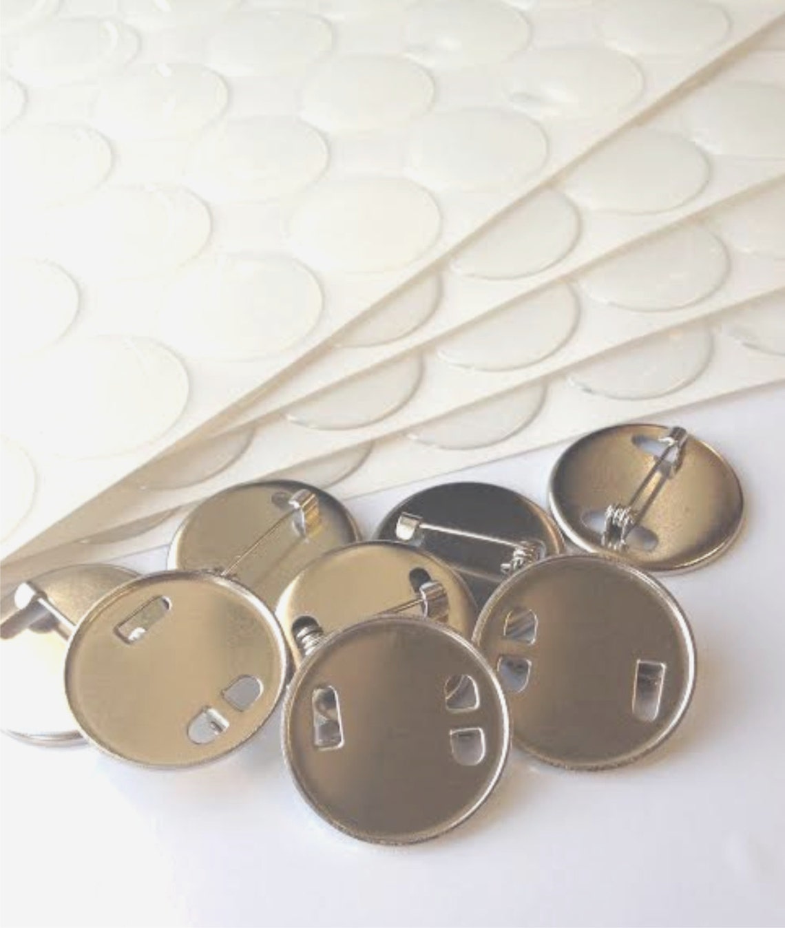 50 Blank Lapel Pin Badge With 25mm Round Clear Domes Trade Prices UK