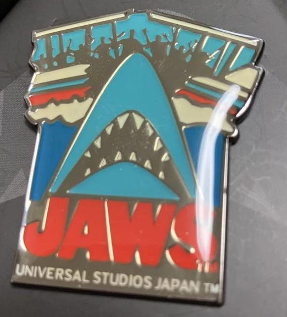 Factory Sealed JAWS Limited Edition Pin! Mitsui Sumitomo Card