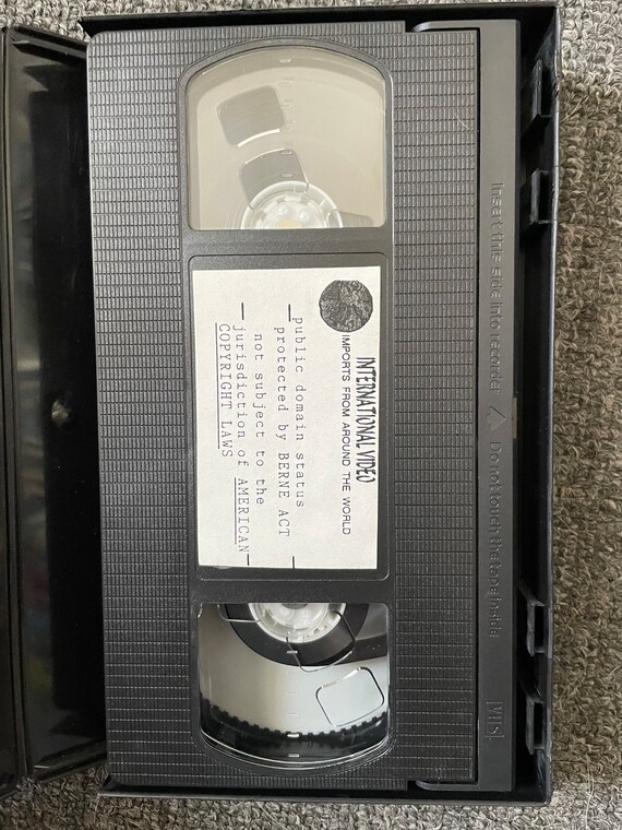 1995 CRUEL JAWS VHS Import! International Video! Bruno Mattei