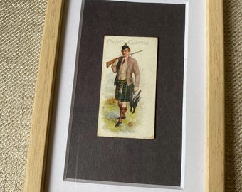 Quadro antico incorniciato del clan Mackenzie con abito tradizionale scozzese.