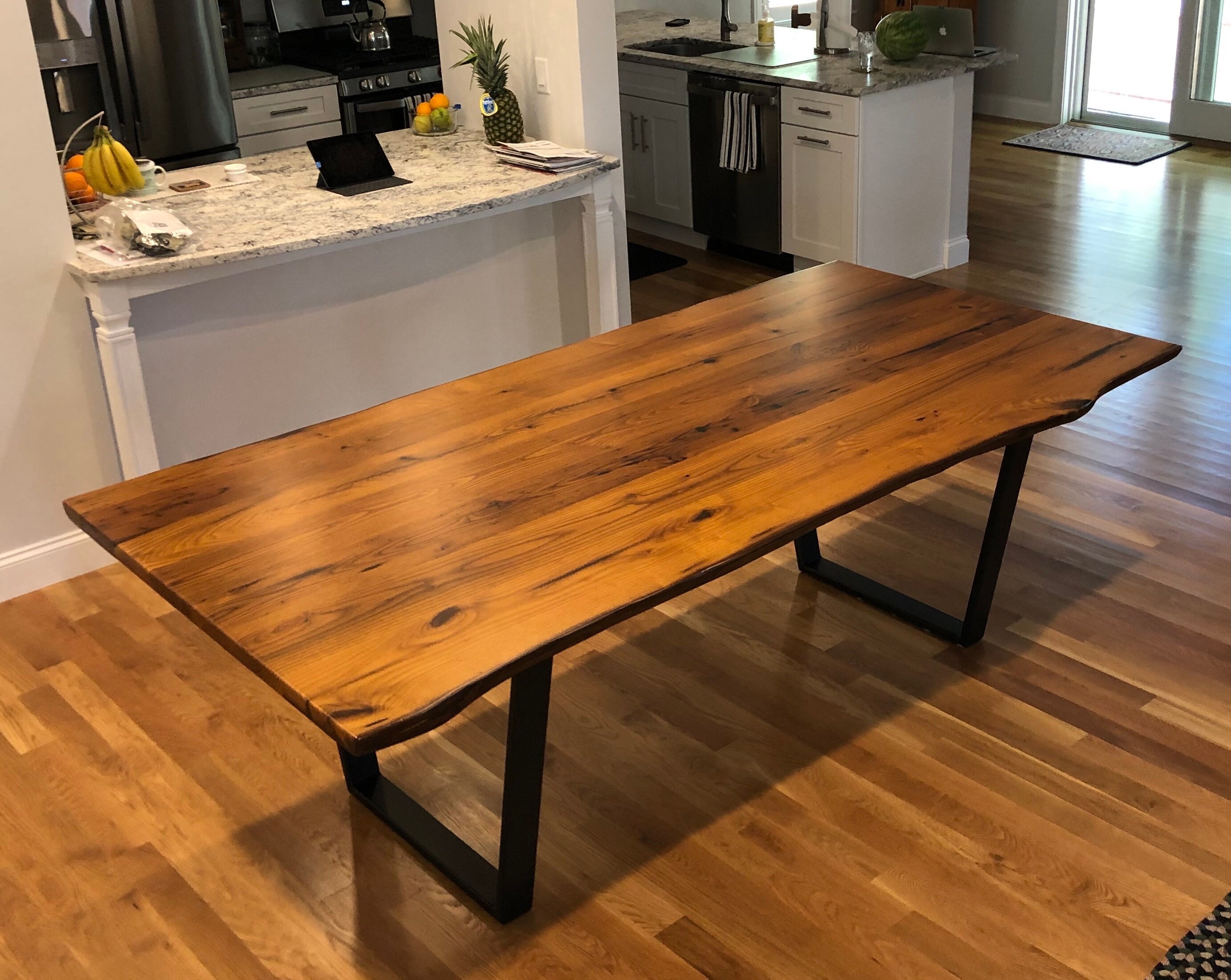 what is a table leg
