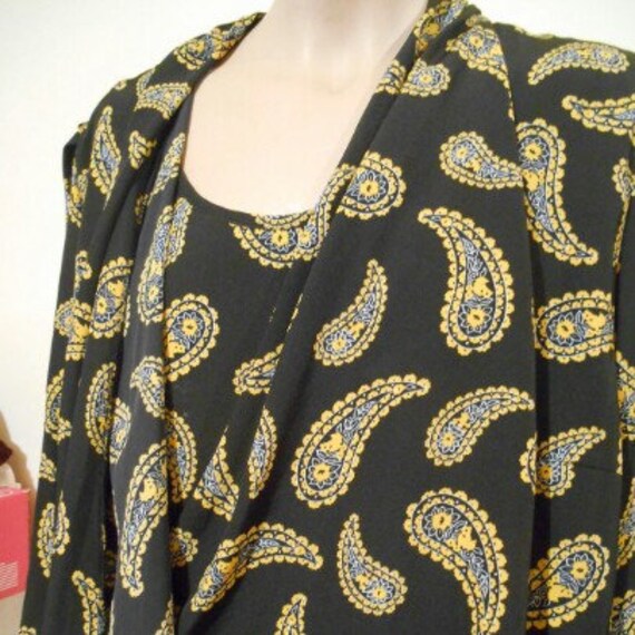 black and gold dress size 20