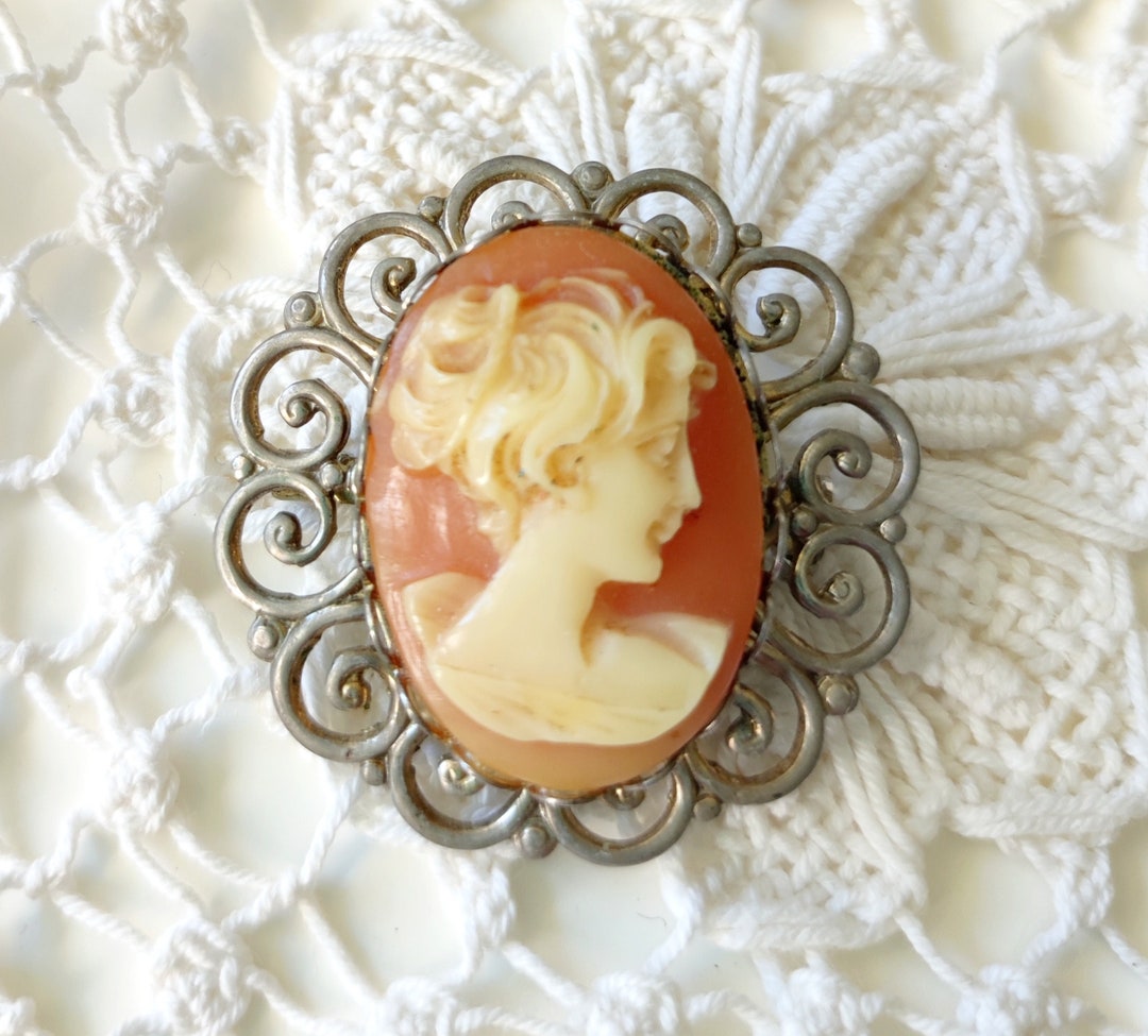 Vintage Brooch, Cameo Kamee Kamea, Victorian Style, Vintage Retro Old