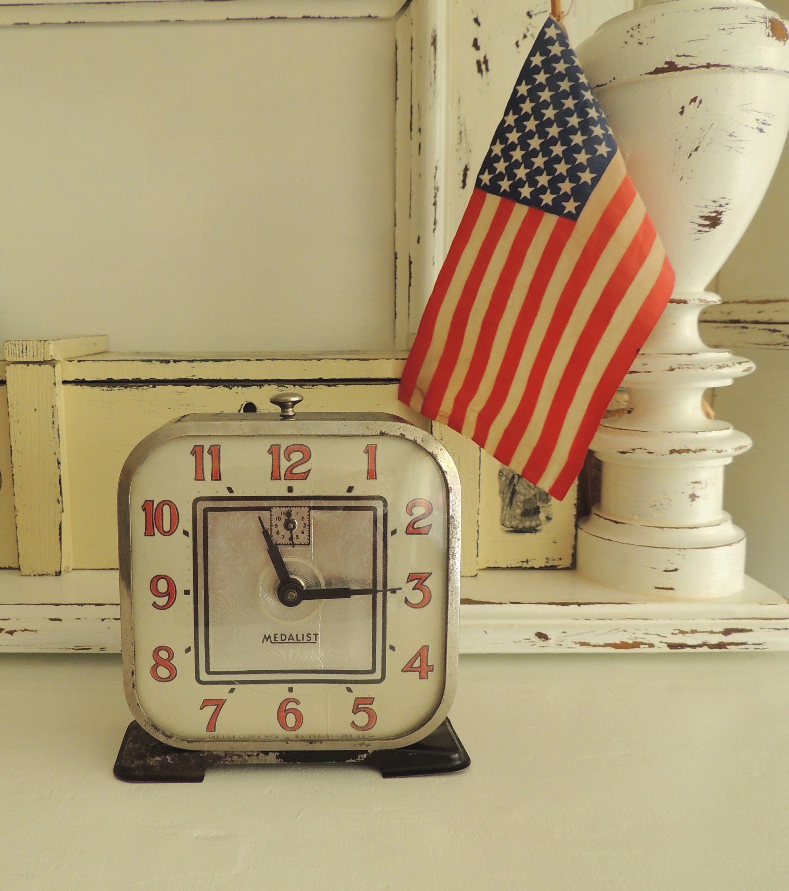 Vintage Medalist Alarm Clock, Lux Clock MFG CO, Waterbury Conn. USA