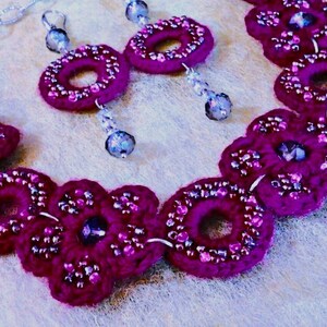 Boho crochet jewelry set/Raw lace jewelry set crochet/Necklace and earrings in wool flowers and rings/Exclusive gift
