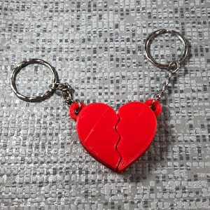 Lovers Heart Keyring - Keychain - 3D Printed - Valentines Day - Gifts for lovers - Gifts for friends - Friendship - Small Gifts