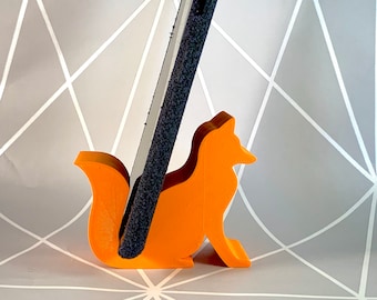 3D Printed Fox Phone Stand: Desk Accessory