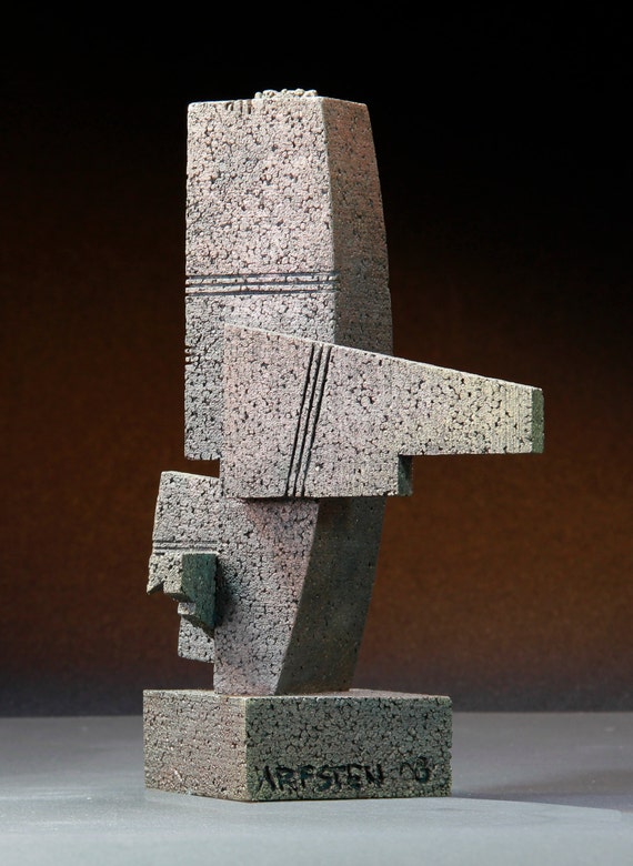 モダン　彫刻　置物　建物　abstract sculpture objet CHEYENNE MONOLITH - Abstract Sculpture. Cast Bronze Maquette Model