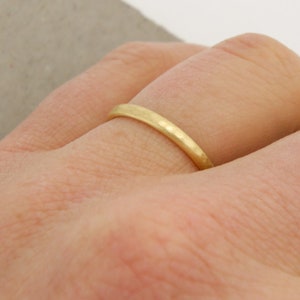 Wedding rings yellow gold 585, hammered Gold wedding rings rounded oval rounded narrow wide structure Hamburg Ina Stehle matt curved Ina Miret image 5