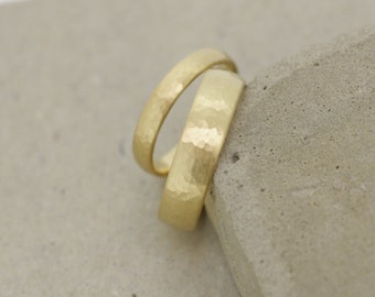 Yellow gold wedding rings (333/585/750) | classic with fine hammer finish