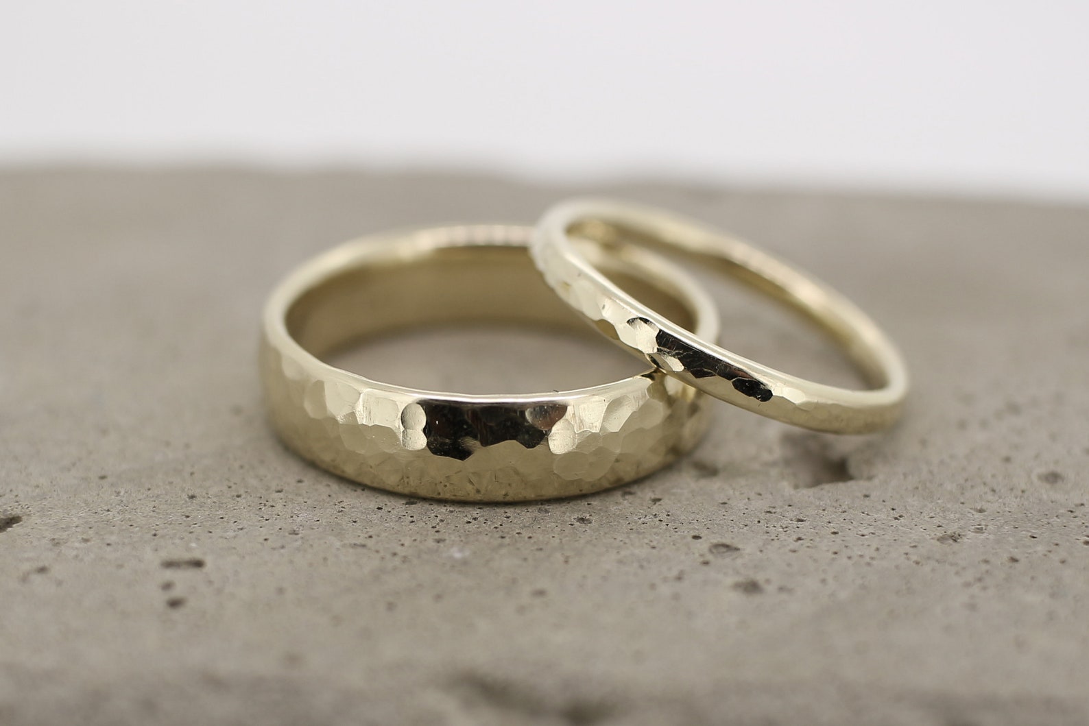Eheringe Gold Matt Gehammert