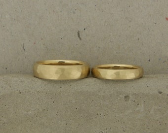 Yellow gold wedding rings (333/585/750) | hammered, matt