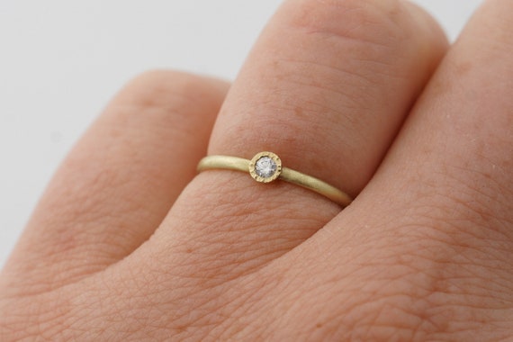 Bague de fiancailles simple avec un petit diamant Etsy France