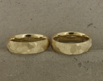 Wide wedding ring pair coarse structure