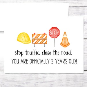 Carte d&#39;anniversaire de camions de construction - personnalisée à tout âge