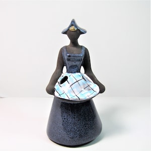 Ulla Skogh, Blumenmädchen Vase, schwedische Keramik, skandinavische Keramik, Jie Gantofta, Jie Verkstad