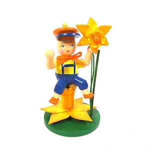 Erzgebirge figurine, Flower child,  Miniature erzgebirge figurine, wooden vintage flower boy