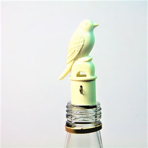 Plastic Bottle Stopper, Vintage wine poorer,  wine cork. pigeon wine cork