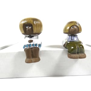 Zwei Freunde, Bruder und Schwester, schwedische Keramik, skandinavische Keramik, Futurine von Kurt Nilsson