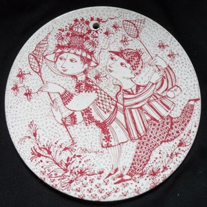 Bjorn Wiinblad August Bye Bye Rosenthal red and white Nymolle retro vintage collectible danish plate