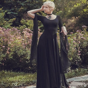 Witch dress, Gothic dress, Fantasy dress, Black wedding dress, LARP Vampire costume, Strega dress, Ren faire dress