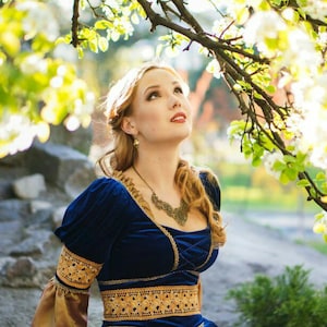 Blue velvet Renaissance dress, 16th century dress, Italian renaissance gown, Italy medieval wedding dress, Ren faire dress