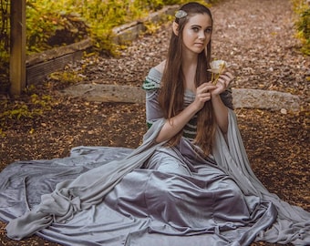 Silbernes Elfenkleid, Elfen-Hochzeitskostüm, Fantasy-Hochzeitskleid, Ren-faire-Kleid, auf Bestellung gefertigt