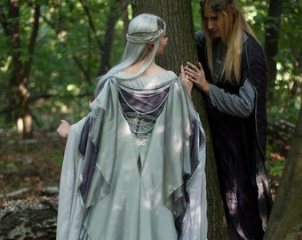 Vestido elfo gris plateado, vestido de fantasía romántico, vestido de novia de fantasía, vestido de novia de hadas, vestido de ren faire, Hecho a la medida