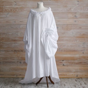 Batiste historical nightgown