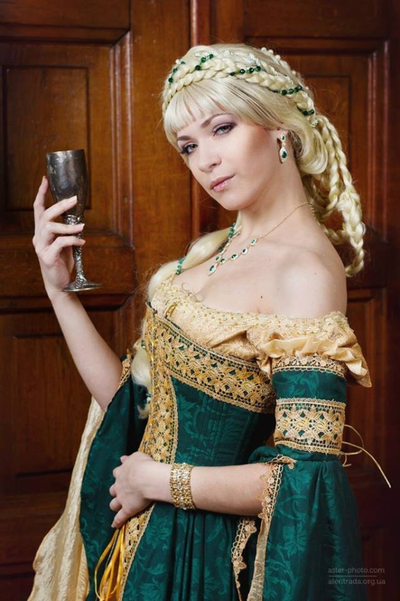 Italian renaissance courtesan dress Renaissance faire | Etsy