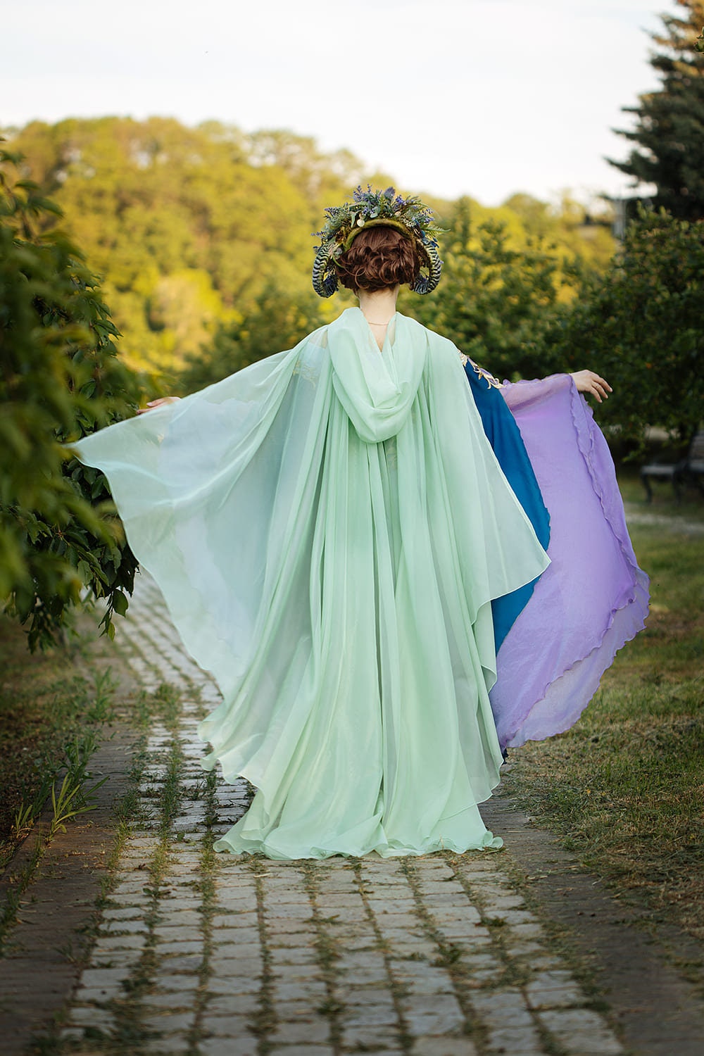 Light Green Tulle Cape, Sheer Hooded Cloak, Mint Wicca Cloak Light Green Tulle Cape, Sheer Hooded Cloak, Mint Wicca Cloak