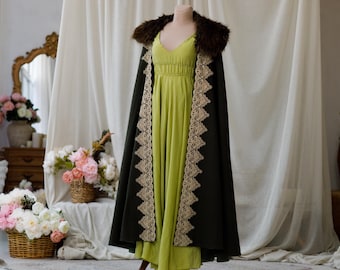 Ready to Ship! Green Wool Cloak with Detachable Fur Collar, Long wool cloak with hood, Fantasy medieval cloak, Hooded cape, LARP costume