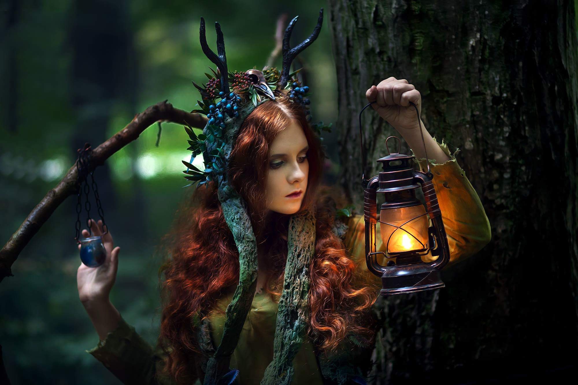 Магия готов. Лесная ведьма. Лесная колдунья. Ведьма в лесу. Колдунья в лесу.