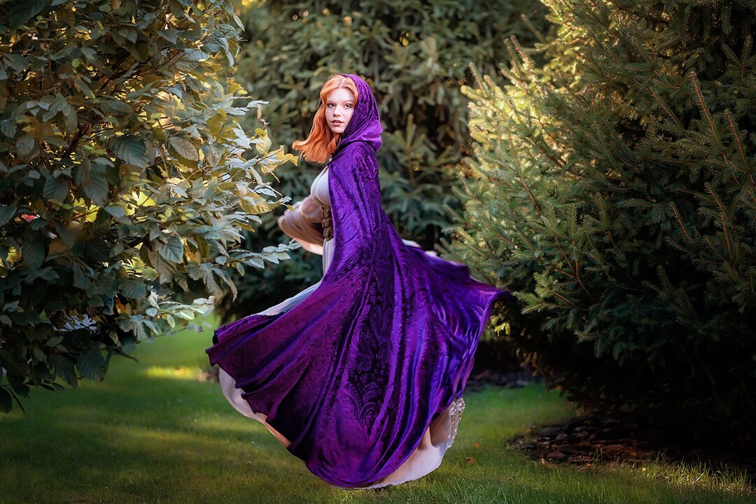 Capa Infantil De Terciopelo Morado Con Capucha | Disfraz Medieval De Bruja, Vampiro O Mago | Capa Larga De 100 Cm Para Halloween Y Carnaval