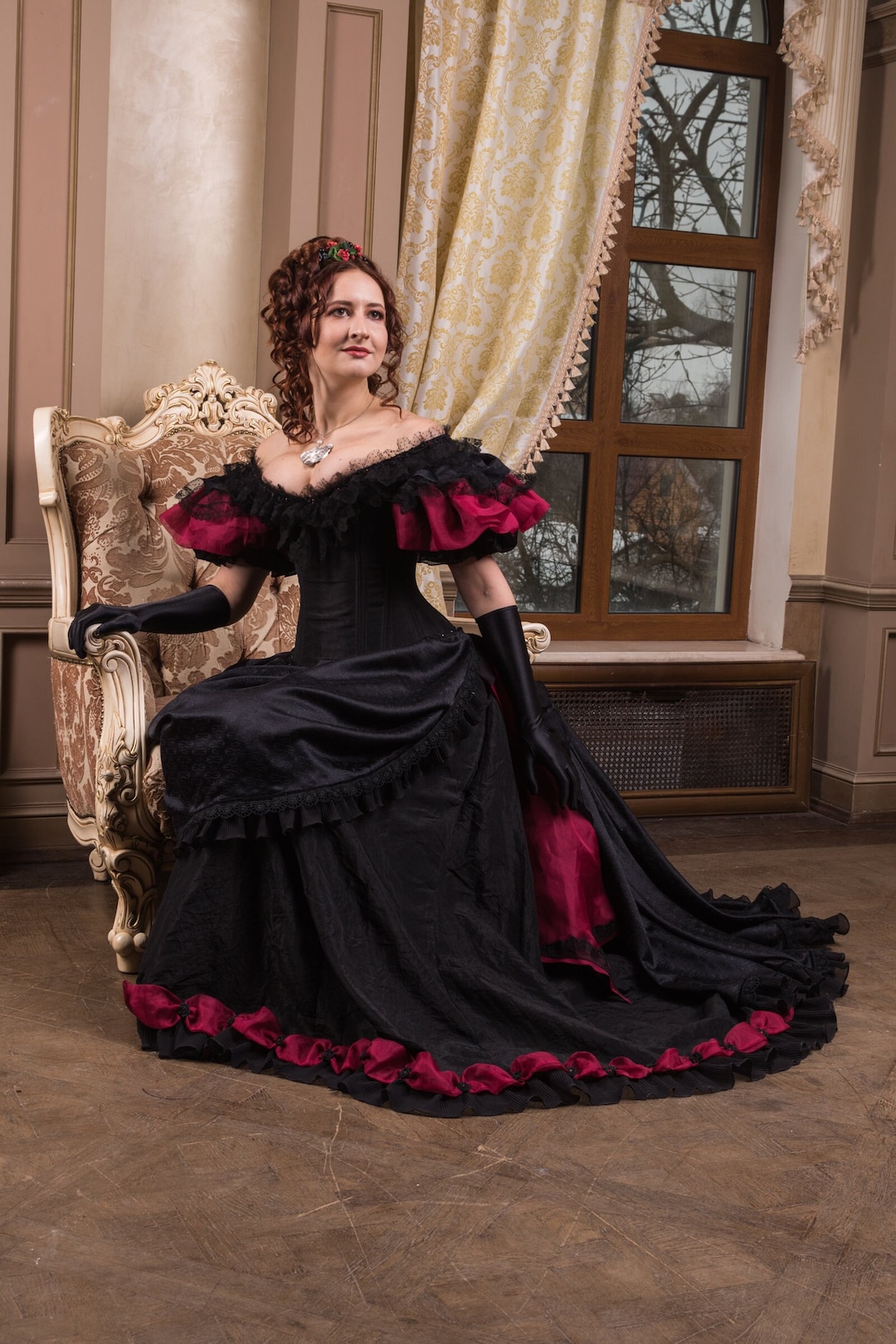 Red hotsell victorian dress
