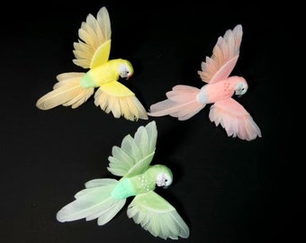 1 Yellow Pink/Apricot Or Green Flying Parrot Fake Birds Artificial Birds Cake Topper Embellishments Craft Birds Feather Birds Wreath