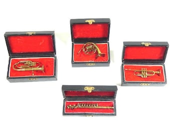 1 Vintage Miniature Music Instrument Horn Flute Trumpet Or Cornet In Solid Brass Mini Small Musical Instrument Doll House Supplies