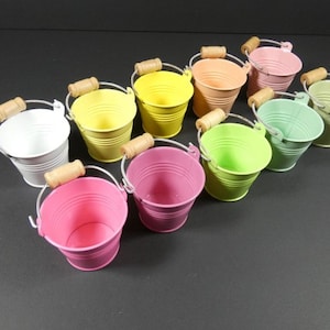 1 Kleiner Eimer mit Holzgriff Mini Eimer Blumenarrangement Eimer Gartenarbeit Mini Metalleimer Fairy Garden Terrarium Mini Garten