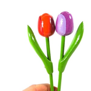 3 tulipani in legno rosso o viola fiori in legno bouquet di tulipani in legno ghirlanda cake topper composizione floreale di design olandese