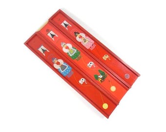 Estuche vintage de madera roja para agujas de tejer, con diseño de gato y anciana, pintado a mano, para coser. Estuche antiguo para agujas, estuche para agujas con forma de gato.