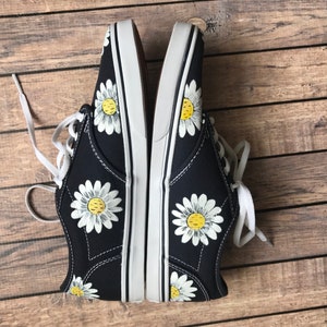 Daisy Hand-Painted Vans Era Shoes
