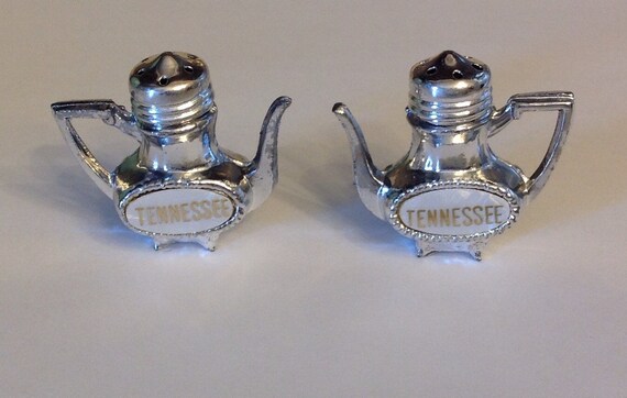 Vintage Tea Pot With Tray Souvenir Salt And Pepper Shakers From Lost Sea Tennessee