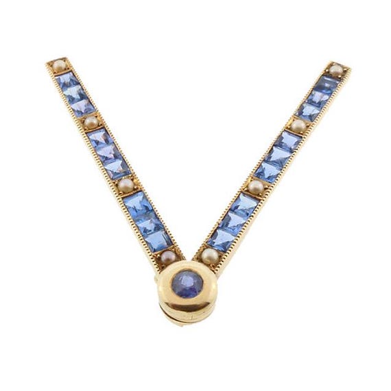 14K Gold Sapphire Pearl World War ll "V" Victory Pin