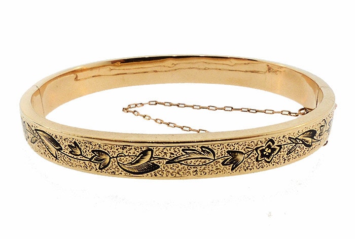 14K Gold Classic Bangle