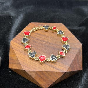Pulsera con dijes dorados de cartas de la suerte, 19 cm de largo