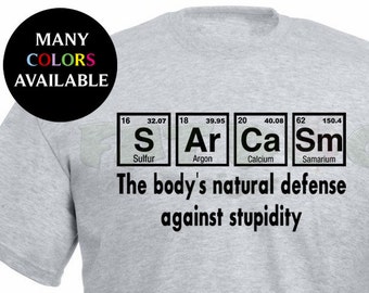 Shirtracer Baumwolltasche – Spruch „Sarcasm – The Elements Required To Deal With Stupidity“ | 42 X 38 Cm, 67 Cm Träger | Aus 100% Baumwolle