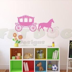 Prinzessin Carriage entfernbares Vinylwandtattoo, Prinzessinnen-Dekor, Prinzessin Wandtattoo, Mädchen-Kinderzimmer-Abziehbild, Spielzimmer-Wandtattoo, Märchen